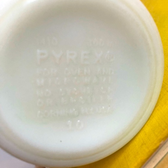 Vintage Pyrex Green Spring Blossom Mugs (5) - Picture 5 of 7